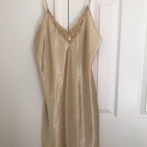 Dentelle Golden Nightgown M